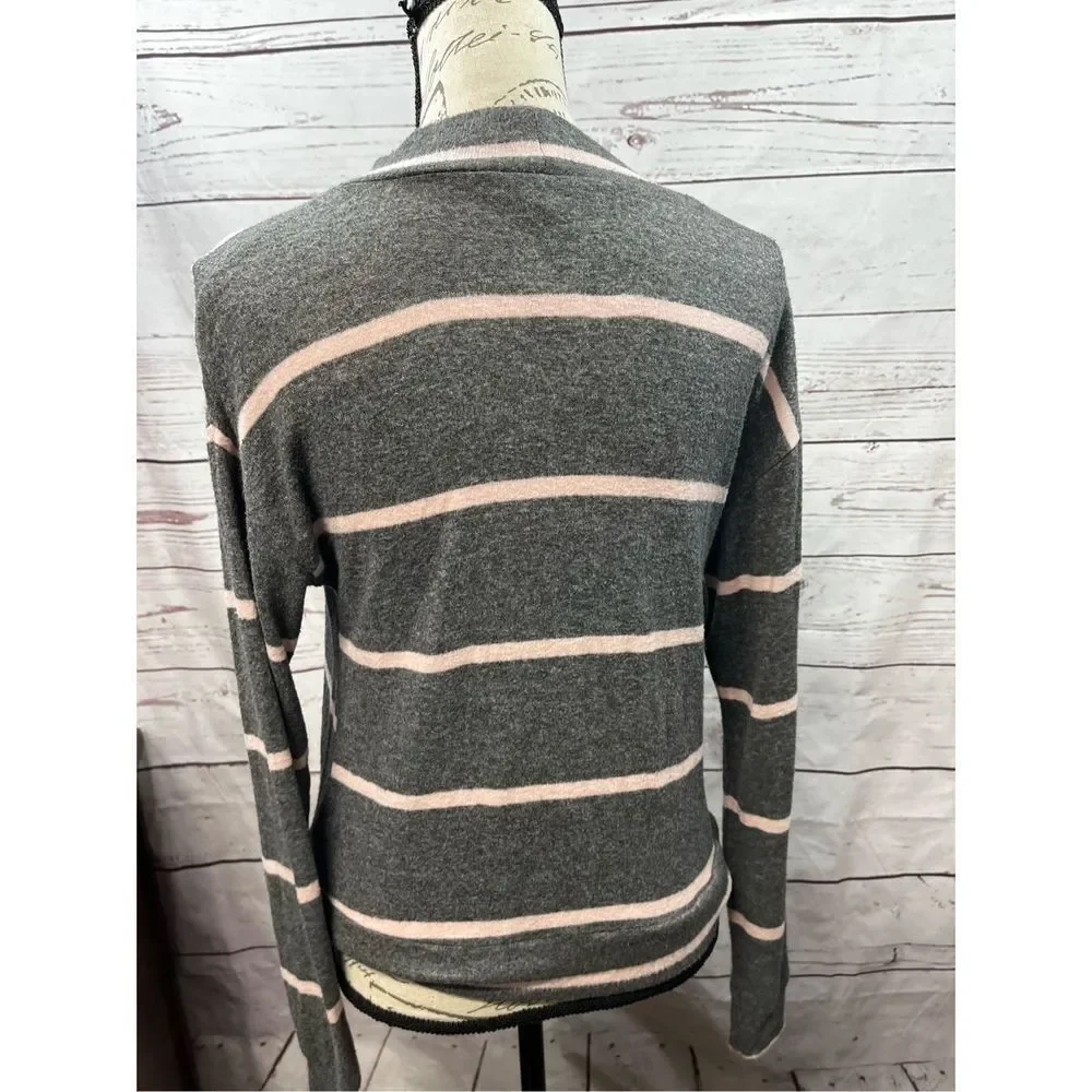 June & Hudson Gray Striped Twist Front Long Sleeve Top, Casual Crewneck Pullover